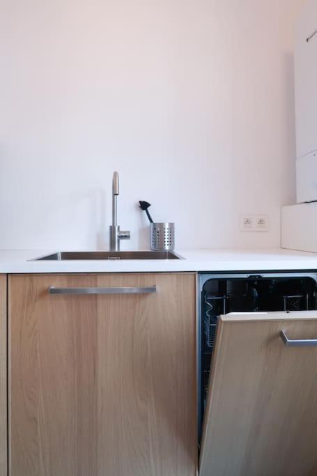 1 Bedroom In Center - 2nd Floor