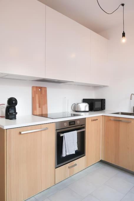 1 Bedroom In Center - 2nd Floor Apartment