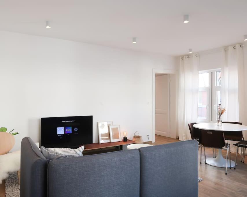 1 Bedroom In Center - 2nd Floor Appartement *