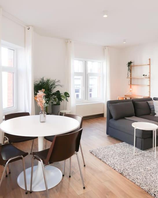 1 Bedroom In Center - 2nd Floor Appartement *