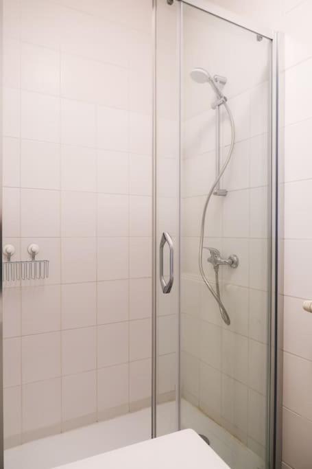 1 Bedroom In Center - 2nd Floor
